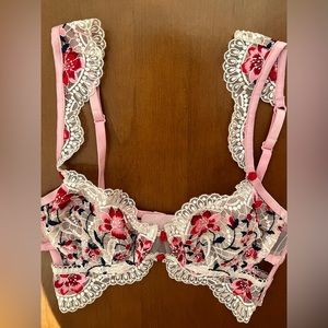 Size Small For Love & Lemons Bra